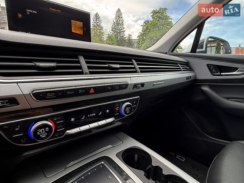 Внедорожник / Кроссовер Audi Q7 2018 в Стрые