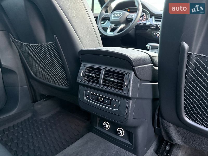 Внедорожник / Кроссовер Audi Q7 2018 в Киеве