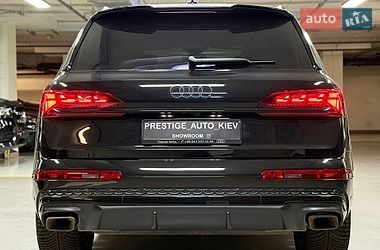 Внедорожник / Кроссовер Audi Q7 2024 в Киеве