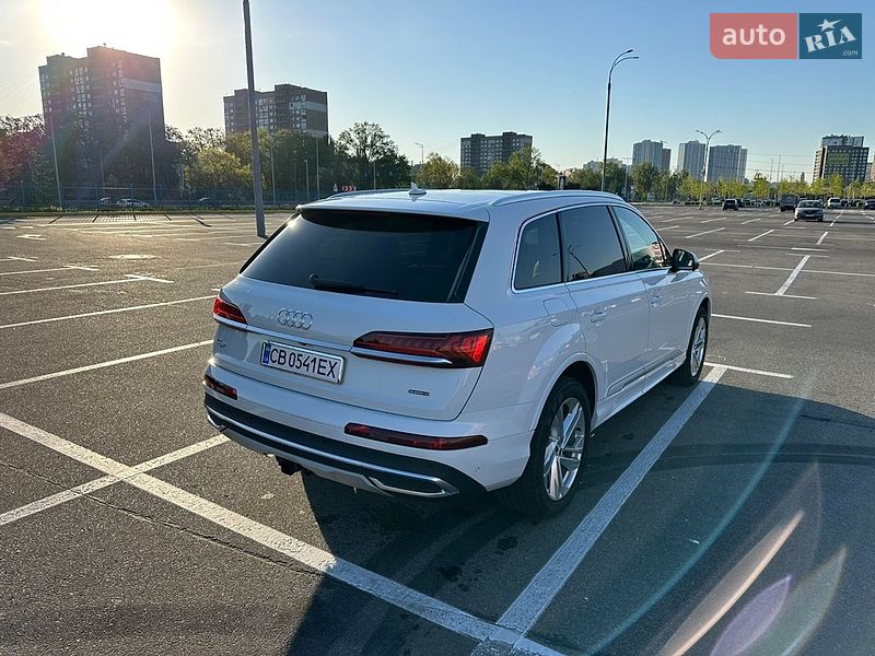 Внедорожник / Кроссовер Audi Q7 2020 в Киеве