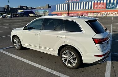 Внедорожник / Кроссовер Audi Q7 2020 в Киеве