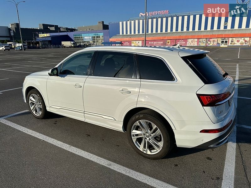 Внедорожник / Кроссовер Audi Q7 2020 в Киеве