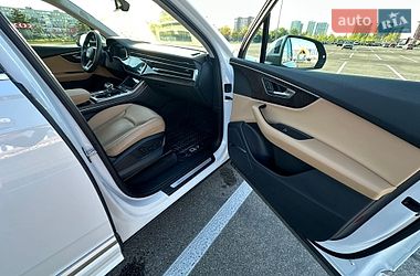 Внедорожник / Кроссовер Audi Q7 2020 в Киеве