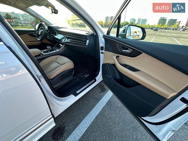 Внедорожник / Кроссовер Audi Q7 2020 в Киеве