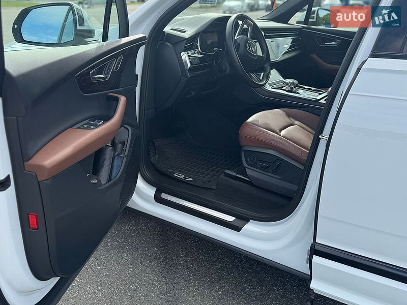 Внедорожник / Кроссовер Audi Q7 2021 в Киеве