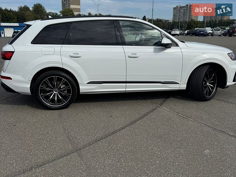Внедорожник / Кроссовер Audi Q7 2021 в Киеве