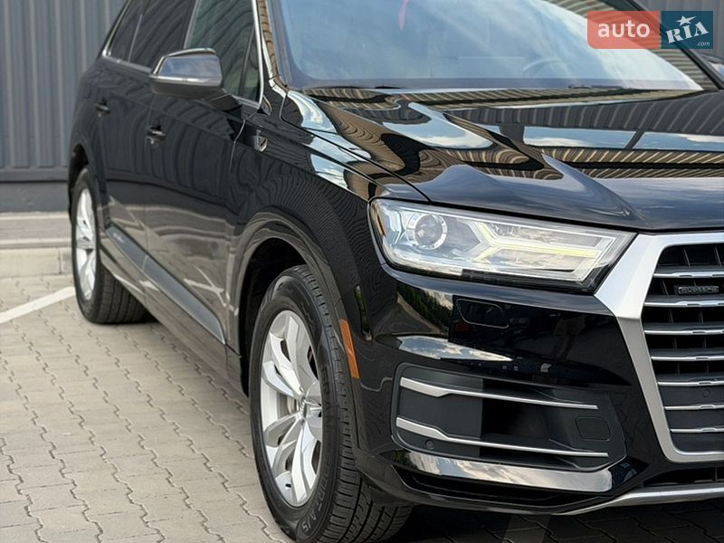 Внедорожник / Кроссовер Audi Q7 2016 в Дубно