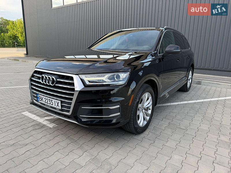 Внедорожник / Кроссовер Audi Q7 2016 в Дубно