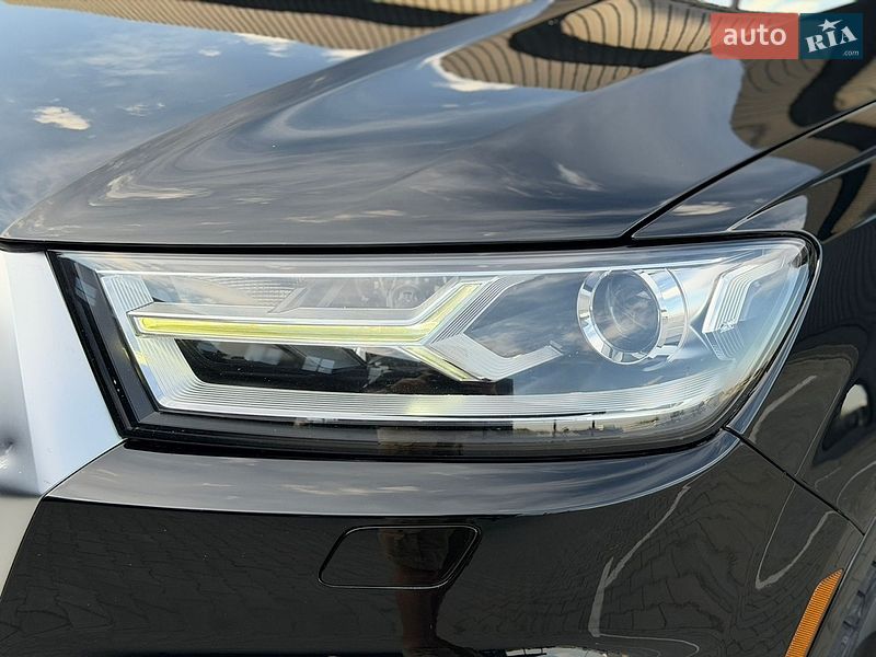 Внедорожник / Кроссовер Audi Q7 2016 в Дубно