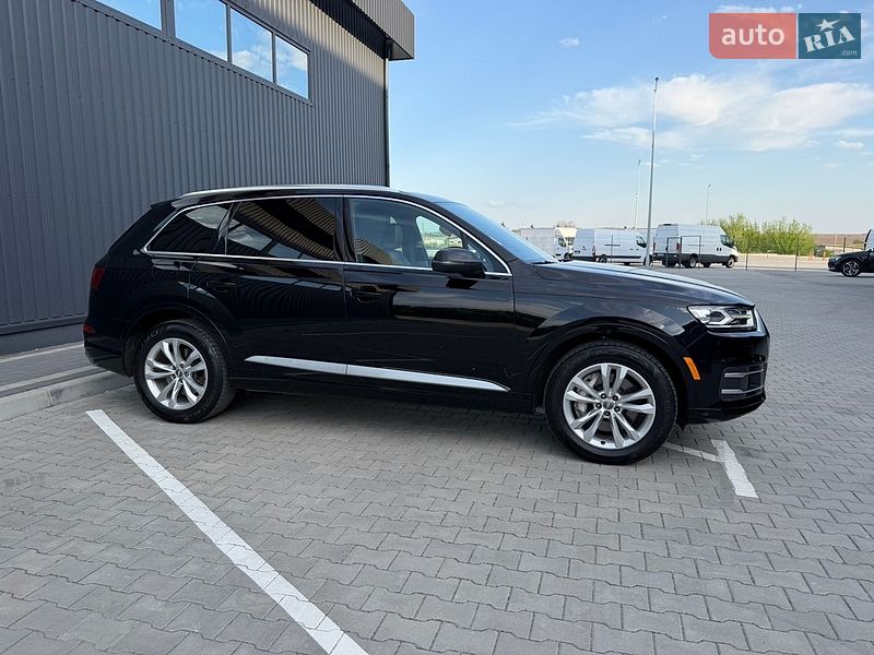 Внедорожник / Кроссовер Audi Q7 2016 в Дубно