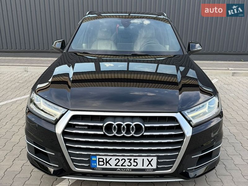 Внедорожник / Кроссовер Audi Q7 2016 в Дубно
