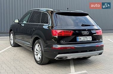 Внедорожник / Кроссовер Audi Q7 2016 в Дубно