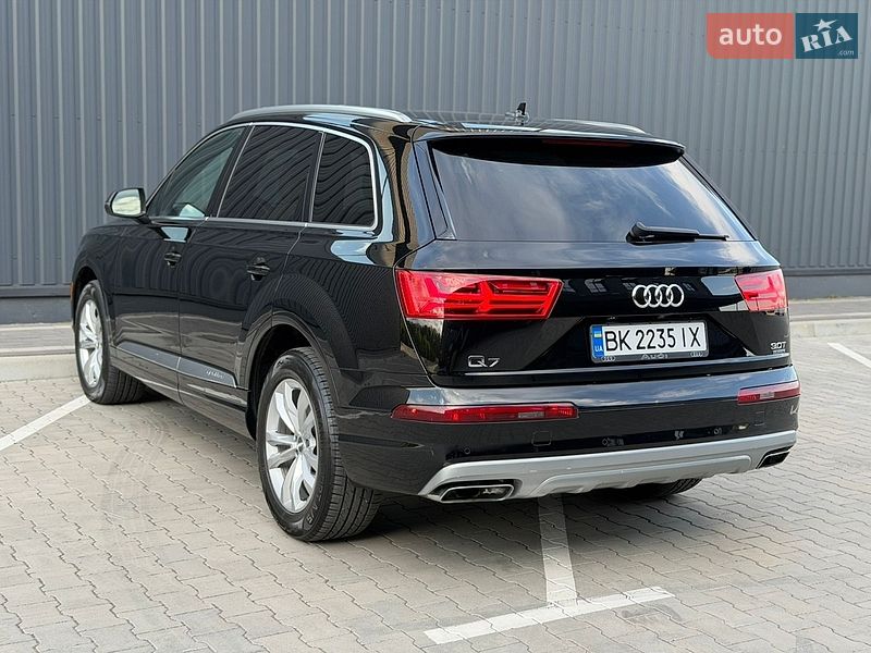 Внедорожник / Кроссовер Audi Q7 2016 в Дубно