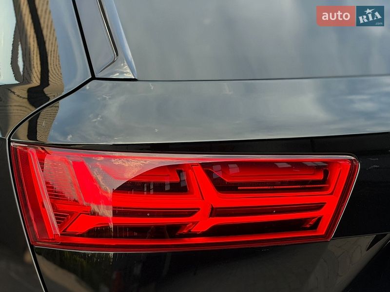Внедорожник / Кроссовер Audi Q7 2016 в Дубно
