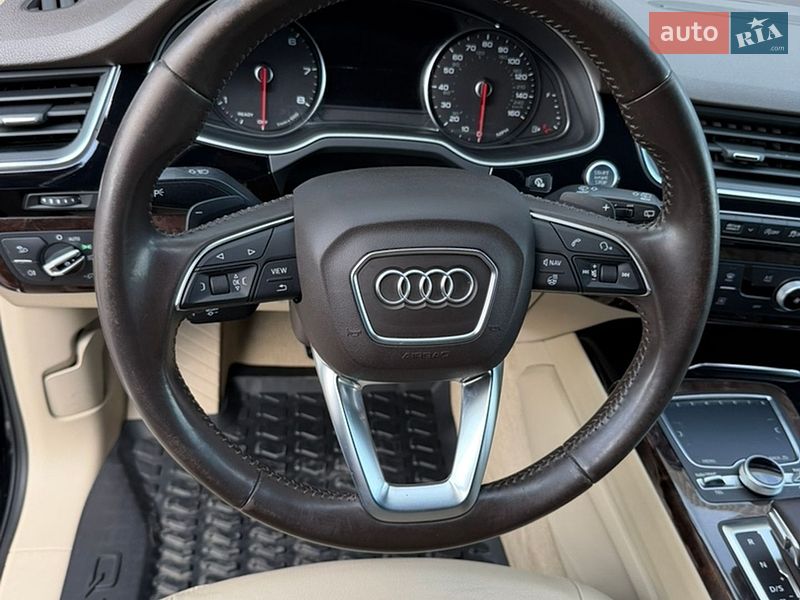 Внедорожник / Кроссовер Audi Q7 2016 в Дубно