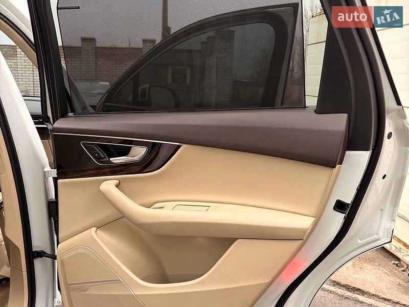 Позашляховик / Кросовер Audi Q7 2017 в Львові