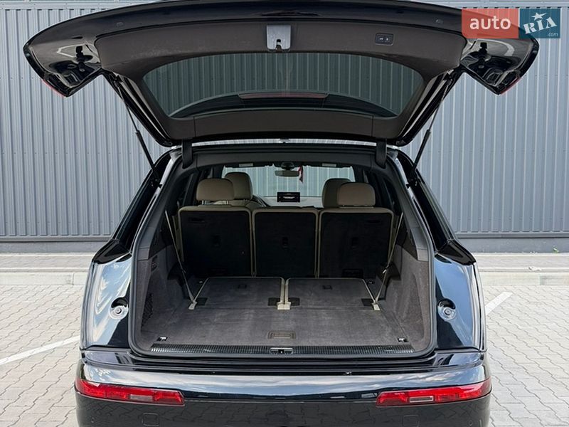 Внедорожник / Кроссовер Audi Q7 2016 в Дубно
