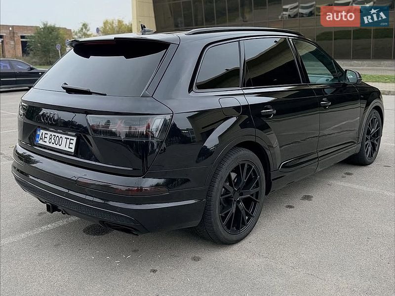 Внедорожник / Кроссовер Audi Q7 2017 в Львове