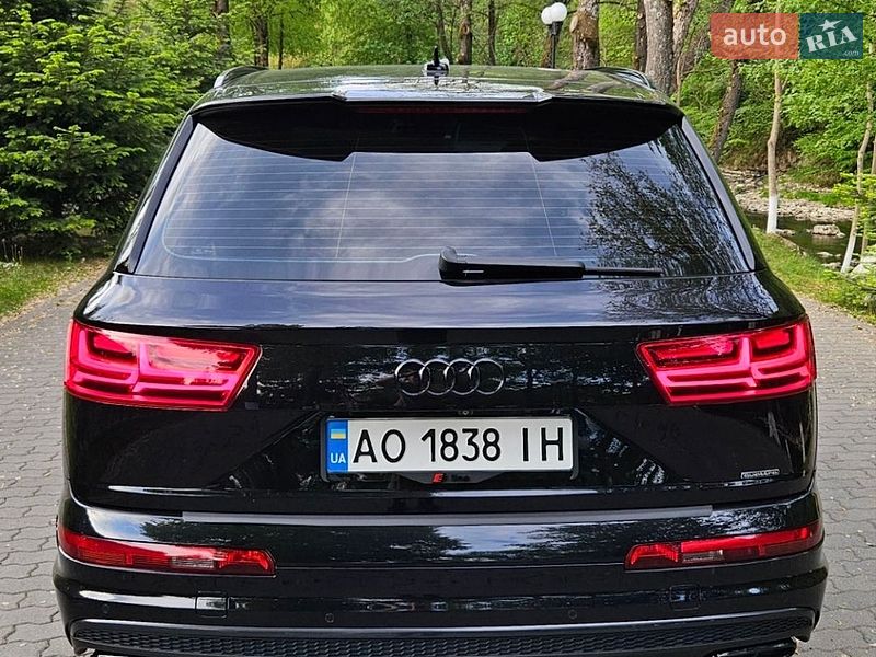 Внедорожник / Кроссовер Audi Q7 2015 в Сваляве