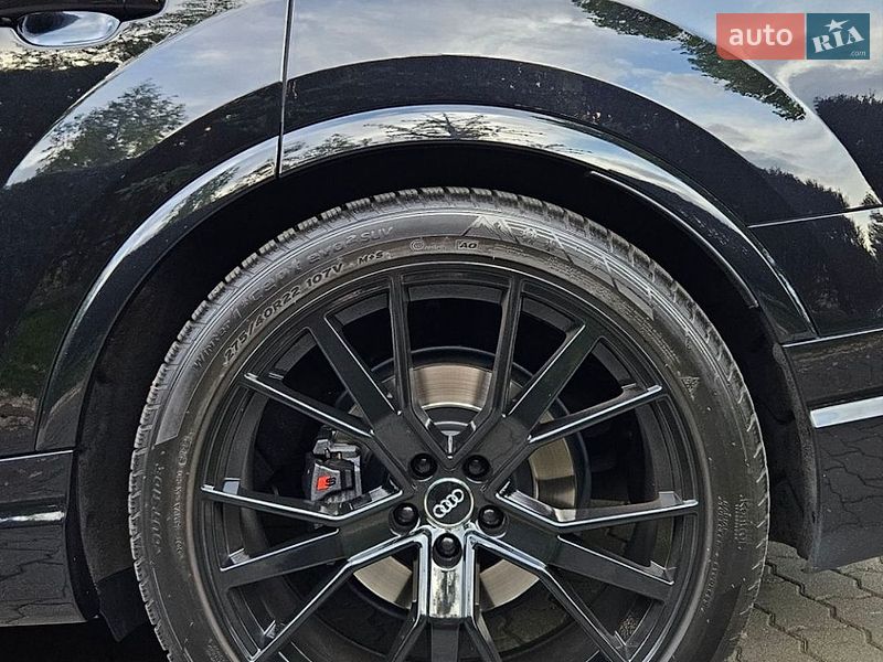 Внедорожник / Кроссовер Audi Q7 2015 в Сваляве