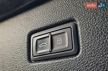Внедорожник / Кроссовер Audi Q7 2015 в Сваляве