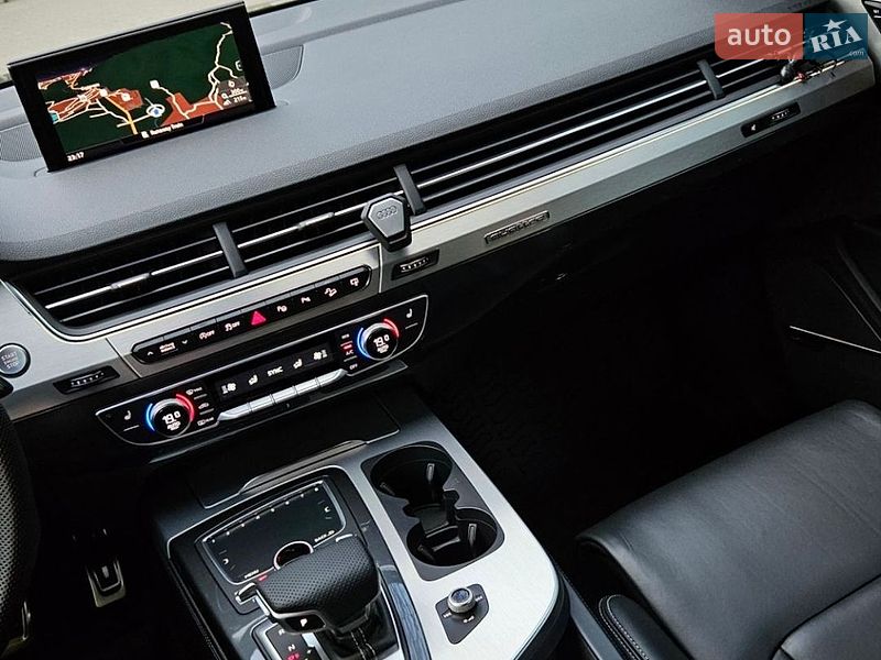 Внедорожник / Кроссовер Audi Q7 2015 в Сваляве