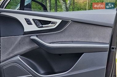 Внедорожник / Кроссовер Audi Q7 2015 в Сваляве