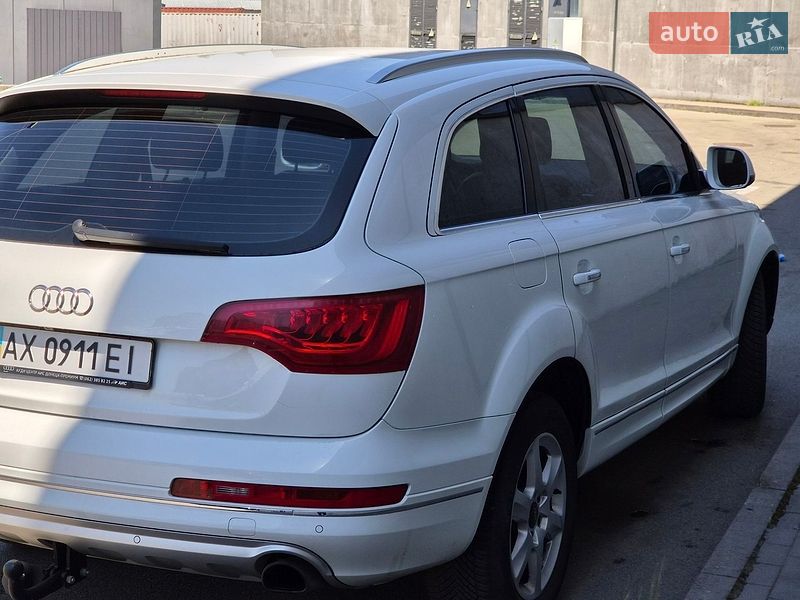 Позашляховик / Кросовер Audi Q7 2013 в Києві