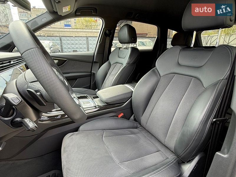 Внедорожник / Кроссовер Audi Q7 2024 в Подольске