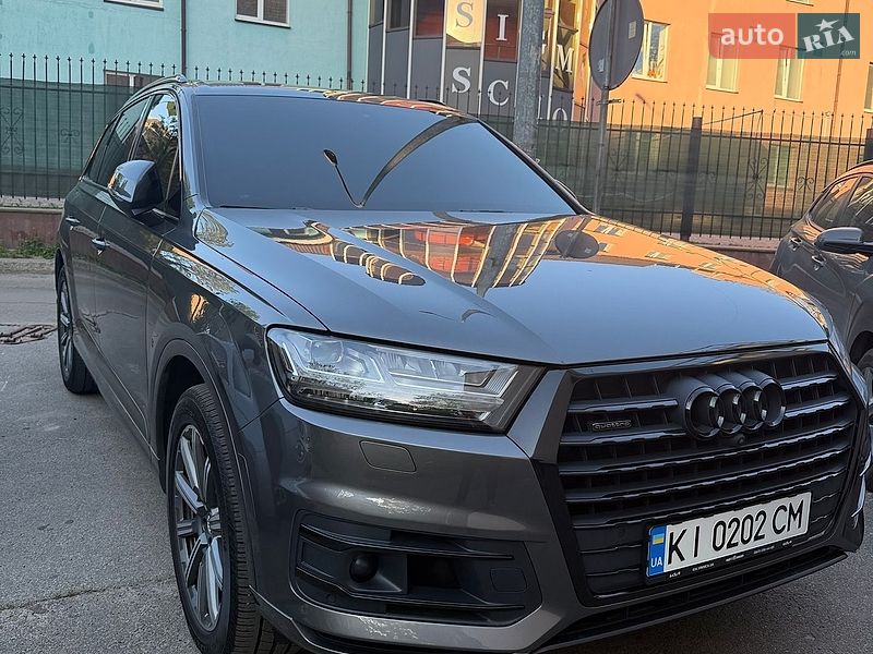 Внедорожник / Кроссовер Audi Q7 2018 в Киеве