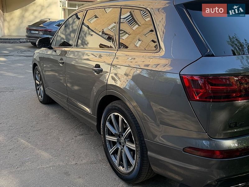 Внедорожник / Кроссовер Audi Q7 2018 в Киеве