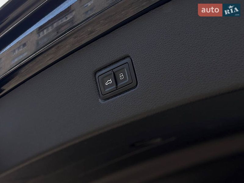 Внедорожник / Кроссовер Audi Q7 2017 в Стрые