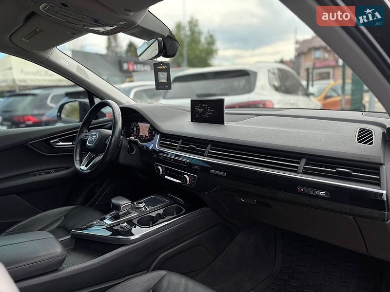 Внедорожник / Кроссовер Audi Q7 2017 в Стрые