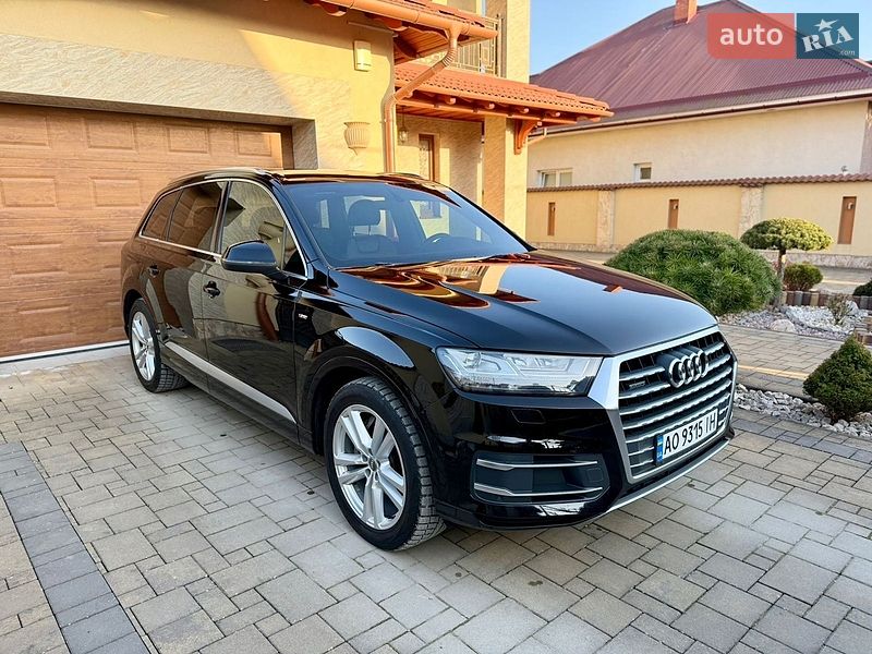 Позашляховик / Кросовер Audi Q7 2017 в Виноградові