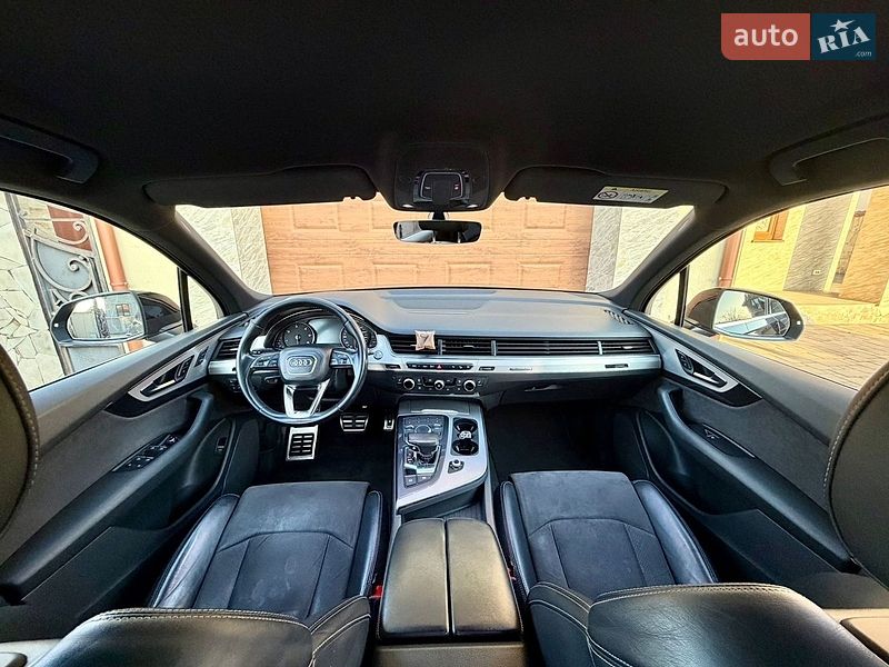 Позашляховик / Кросовер Audi Q7 2017 в Виноградові