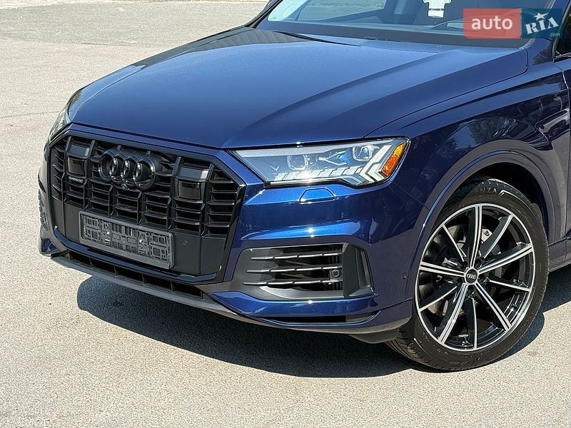 Позашляховик / Кросовер Audi Q7 2020 в Дніпрі