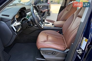 Позашляховик / Кросовер Audi Q7 2020 в Дніпрі