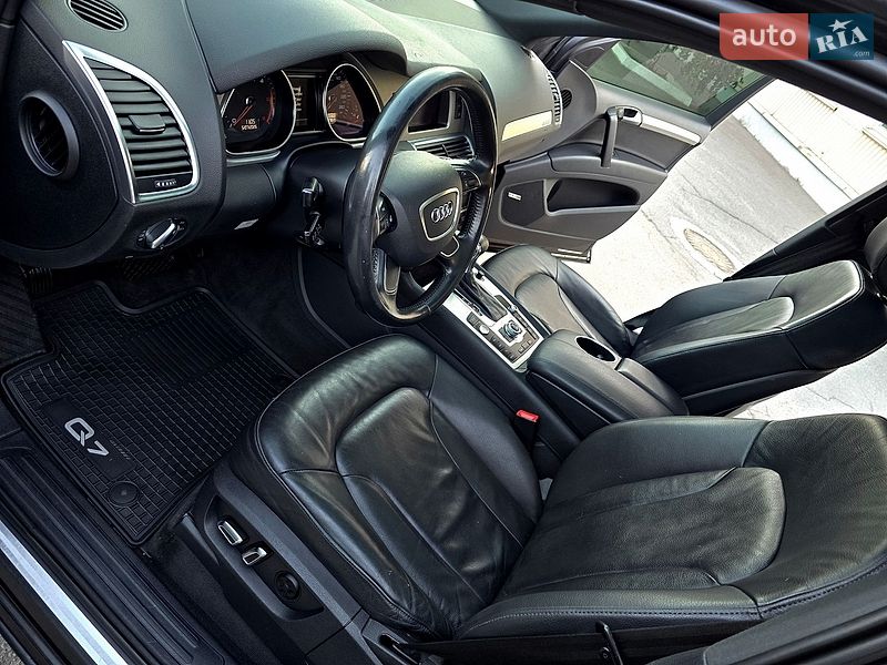 Внедорожник / Кроссовер Audi Q7 2015 в Полтаве