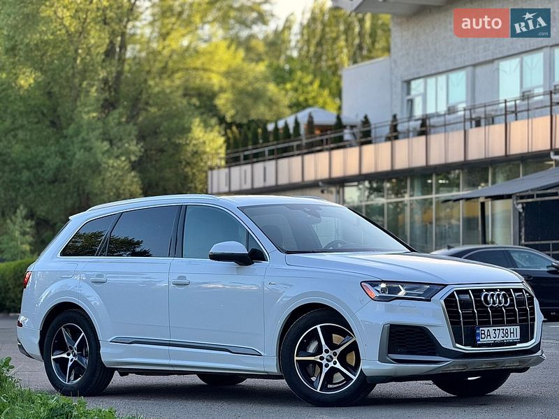 Внедорожник / Кроссовер Audi Q7 2021 в Киеве