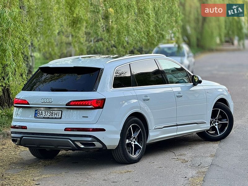 Внедорожник / Кроссовер Audi Q7 2021 в Киеве