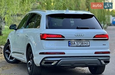 Внедорожник / Кроссовер Audi Q7 2021 в Киеве