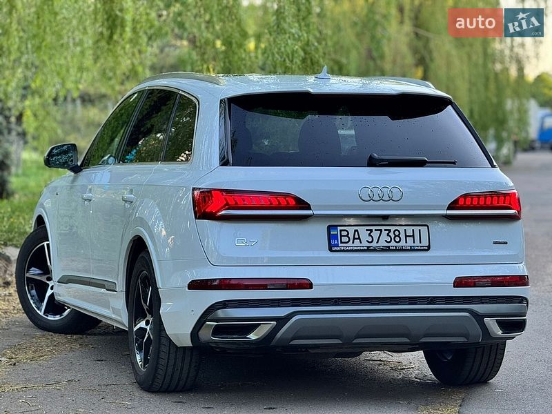 Внедорожник / Кроссовер Audi Q7 2021 в Киеве