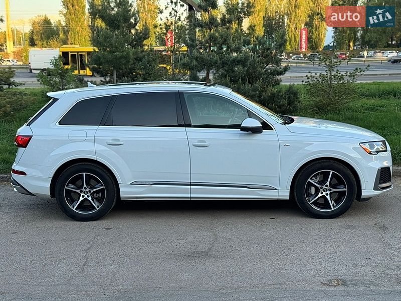 Внедорожник / Кроссовер Audi Q7 2021 в Киеве