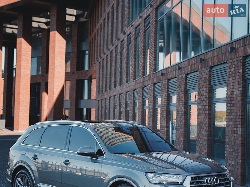 Позашляховик / Кросовер Audi Q7 2017 в Дніпрі