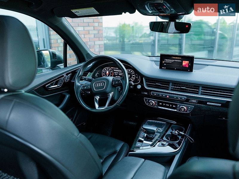 Позашляховик / Кросовер Audi Q7 2017 в Дніпрі