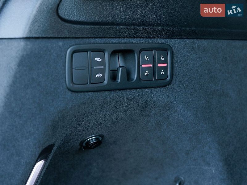 Позашляховик / Кросовер Audi Q7 2017 в Дніпрі