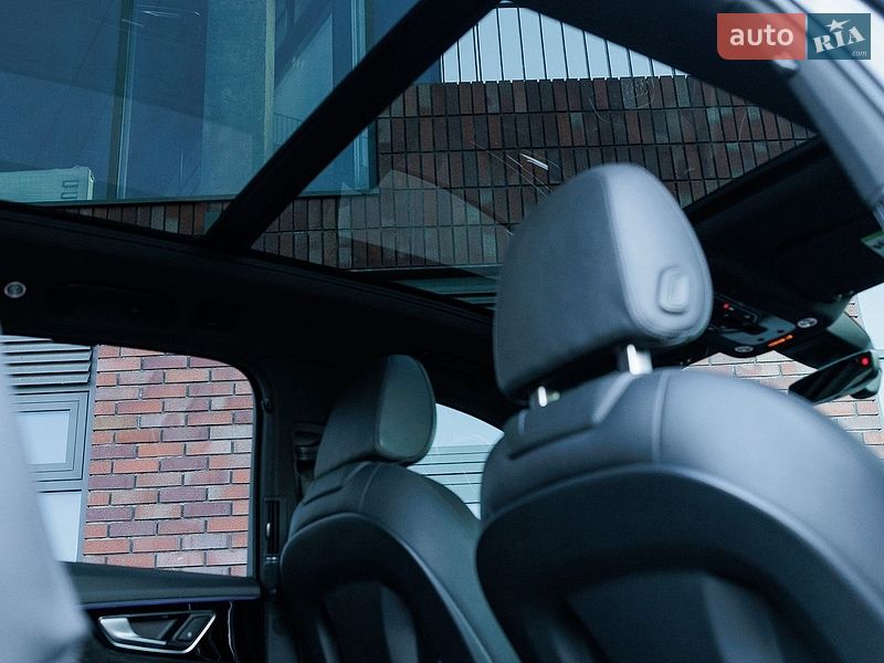 Позашляховик / Кросовер Audi Q7 2017 в Дніпрі
