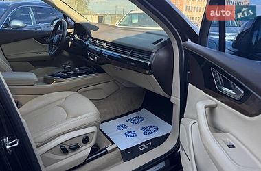 Позашляховик / Кросовер Audi Q7 2017 в Івано-Франківську