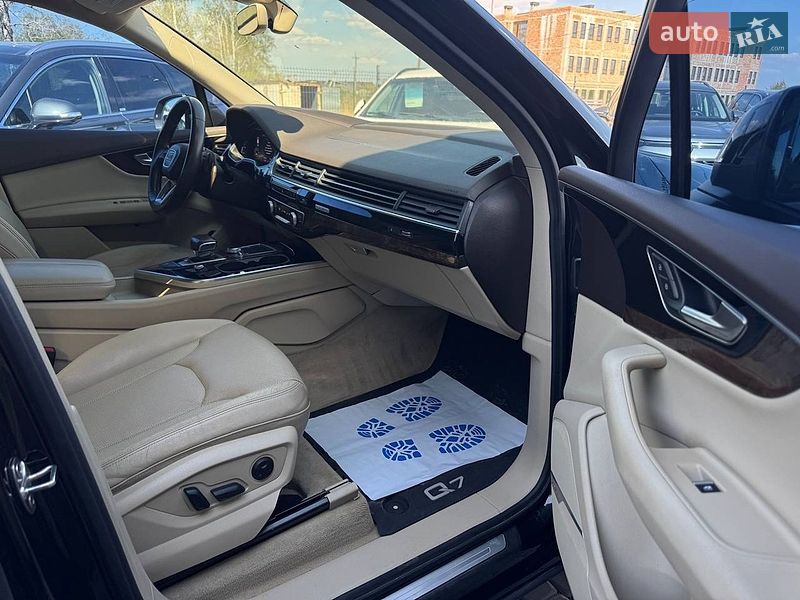 Позашляховик / Кросовер Audi Q7 2017 в Івано-Франківську