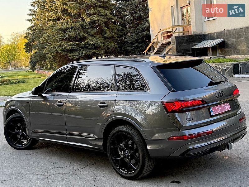 Внедорожник / Кроссовер Audi Q7 2023 в Виннице